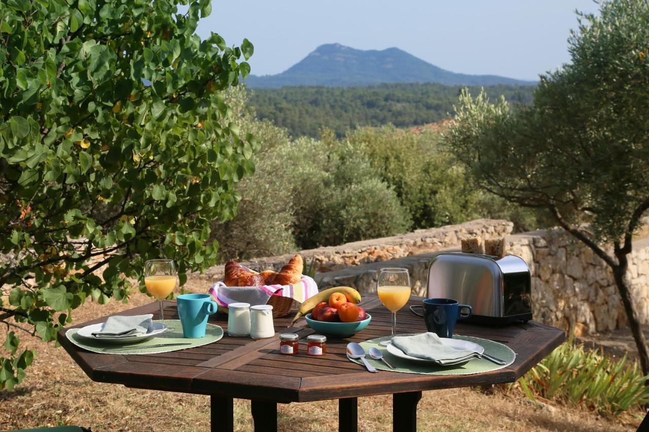 Pantaiahomes - Clos De Susville - Vue Panoramique - Piscine - Jacuzzi Homestay Tavernes